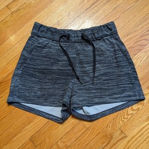 Lululemon Athletica Grey Woman's Size 4 Shorts gym yoga running athlesiure gray
